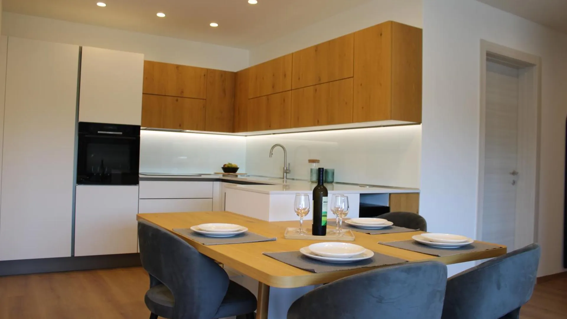 Luxury Apartment Mirjana location